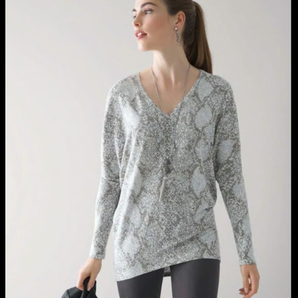 WHITE HOUSE BLACK MARKET Snake-print Dolman Tunic Size Medium Gray White - Picture 1 of 7